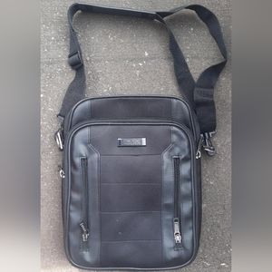 Kenneth Cole Reaction day bag